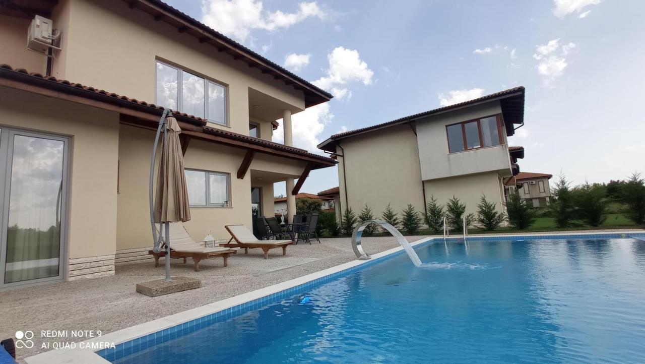 Lighthouse Apartments And Villas Balchik Exterior foto