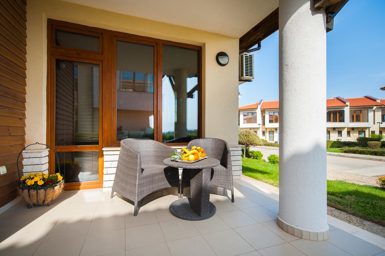 Lighthouse Apartments And Villas Balchik Exterior foto